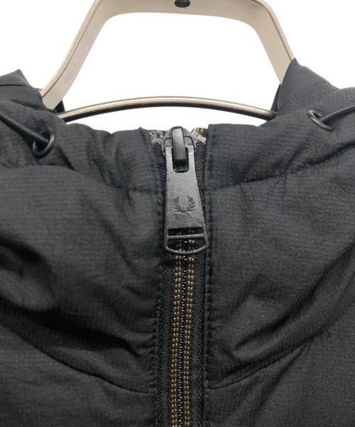 FRED PERRY（フレッドペリー）FRED PERRY (フレッドペリー) 中綿ジャケット ブラック サイズ:SIZE Mの古着・服飾アイテム