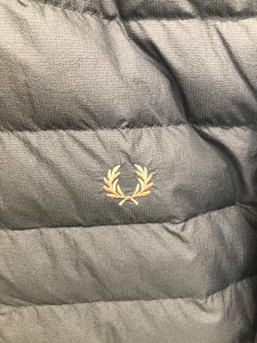 FRED PERRY（フレッドペリー）FRED PERRY (フレッドペリー) 中綿ジャケット ブラック サイズ:SIZE Mの古着・服飾アイテム