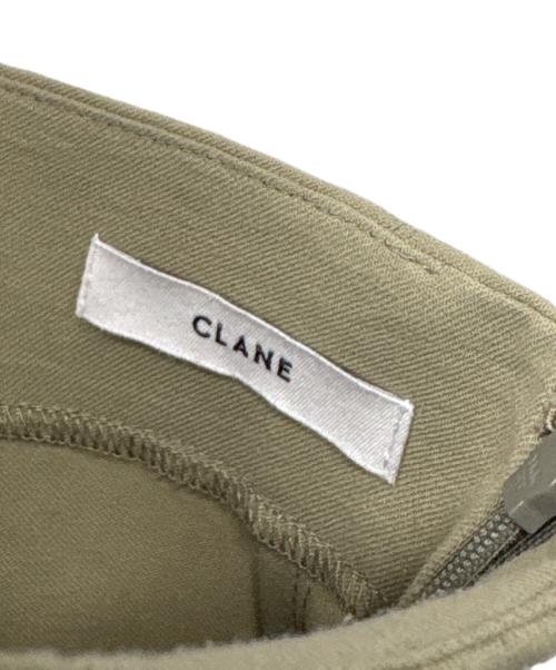 CLANE（クラネ）CLANE (クラネ) HIGH WAIST SUSPENDER PANTS オリーブ サイズ:SIZE 2の古着・服飾アイテム