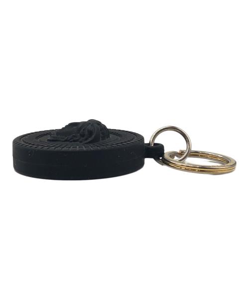 VERSACE（ヴェルサーチェ）VERSACE (ヴェルサーチェ) メデューサキーホルダー ブラック×ゴールドの古着・服飾アイテム