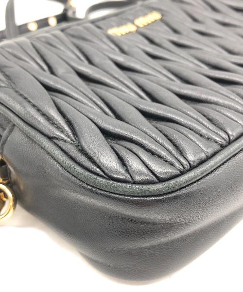 MIU MIU（ミュウミュウ）MIU MIU (ミュウミュウ) マテラッセミニショルダーバッグ ブラックの古着・服飾アイテム
