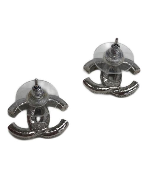 CHANEL（シャネル）CHANEL (シャネル) ラインストーンココマークピアス シルバーの古着・服飾アイテム