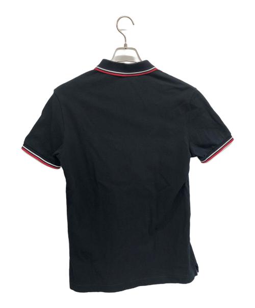 PRADA（プラダ）PRADA (プラダ) ポロシャツ ホワイト×レッド×ブラック サイズ:SIZE　Mの古着・服飾アイテム