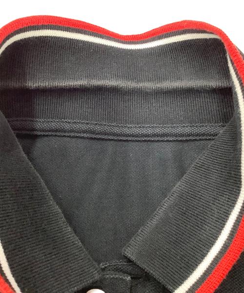 PRADA（プラダ）PRADA (プラダ) ポロシャツ ホワイト×レッド×ブラック サイズ:SIZE　Mの古着・服飾アイテム