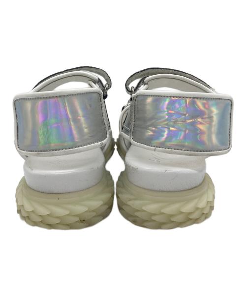 GIUSEPPE ZANOTTI（ジュゼッペザノッティ）GIUSEPPE ZANOTTI (ジュゼッペザノッティ) サンダル ホワイト サイズ:23.5の古着・服飾アイテム