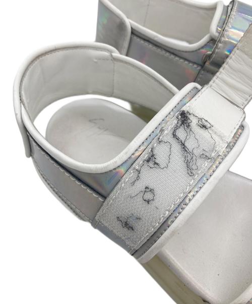 GIUSEPPE ZANOTTI（ジュゼッペザノッティ）GIUSEPPE ZANOTTI (ジュゼッペザノッティ) サンダル ホワイト サイズ:23.5の古着・服飾アイテム