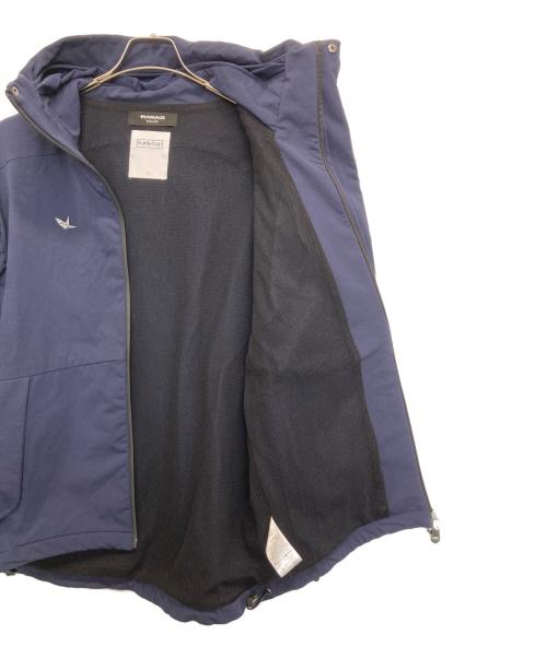 1PIU1UGUALE3 RELAX（ウノピゥウノウグァーレトレ リラックス）1PIU1UGUALE3 RELAX (ウノピゥウノウグァーレトレ リラックス) RATTLE TRAP (ラトルトラップ) ナイロンジャケット ネイビー サイズ:Lの古着・服飾アイテム