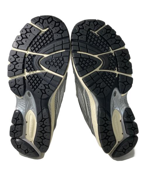 NEW BALANCE（ニューバランス）NEW BALANCE (ニューバランス) ローカットスニーカー　New Balance 1906L Metallic Silver グレー サイズ:24の古着・服飾アイテム