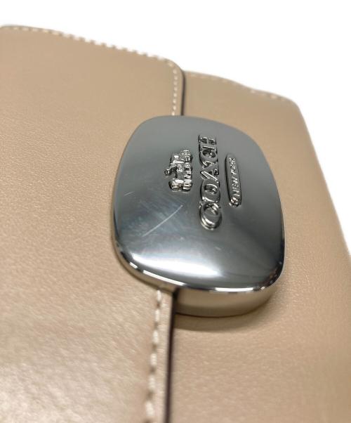 COACH（コーチ）COACH (コーチ) 2つ折り財布 ベージュの古着・服飾アイテム