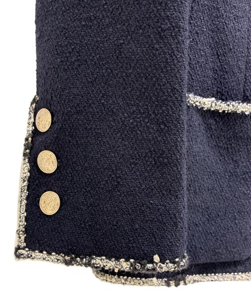 CHANEL（シャネル）CHANEL (シャネル) Chanel Emblem Single Breasted Jacket Navy ツイードココマークボタン 3B ジャケット P24952V15529 ネイビー サイズ:36の古着・服飾アイテム