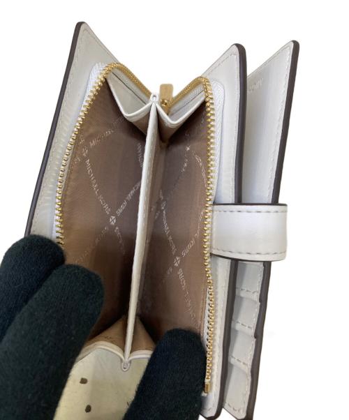 MICHAEL KORS（マイケル・コース）MICHAEL KORS (マイケル・コース) コンパクトウォレット ホワイトの古着・服飾アイテム