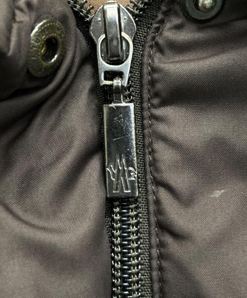 MONCLER（モンクレール）MONCLER (モンクレール) ファー付きダウンジャケット ブラウン サイズ:SIZE 0の古着・服飾アイテム