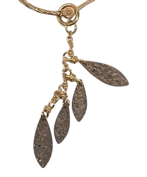 AGATHA（アガタ）AGATHA (アガタ) リーフチャームピアスの古着・服飾アイテム