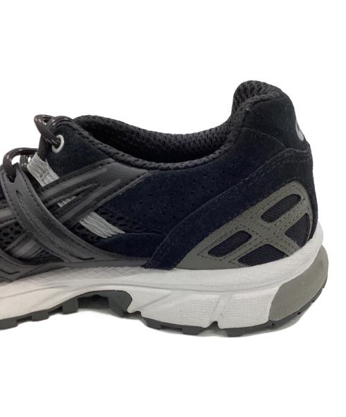 asics（アシックス）asics (アシックス) スニーカー ブラック サイズ:US 8の古着・服飾アイテム