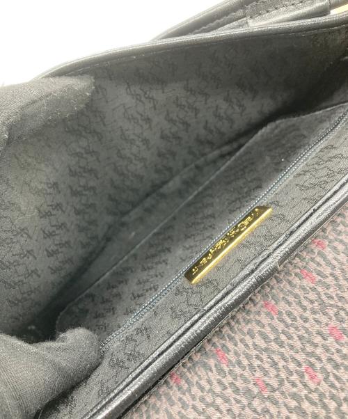 Yves Saint Laurent（イヴサンローラン）Yves Saint Laurent (イヴサンローラン) ショルダーバッグ ブラックの古着・服飾アイテム