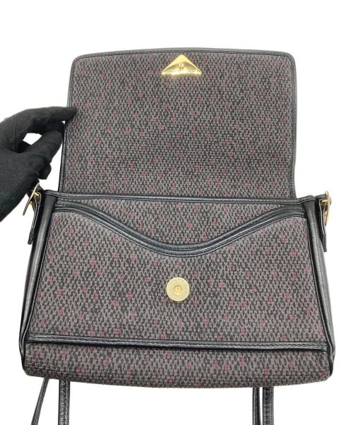 Yves Saint Laurent（イヴサンローラン）Yves Saint Laurent (イヴサンローラン) ショルダーバッグ ブラックの古着・服飾アイテム