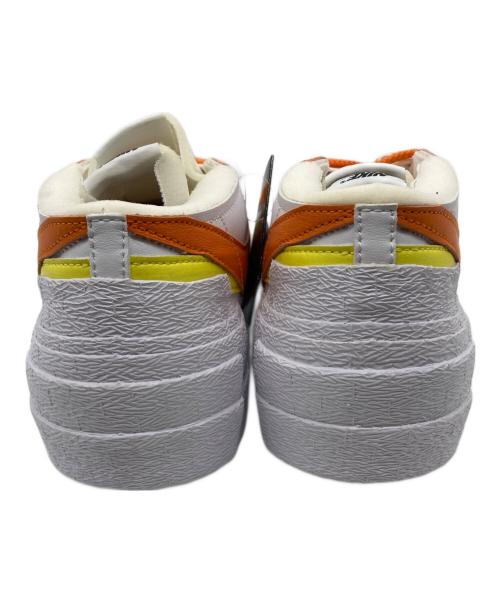 NIKE（ナイキ）NIKE (ナイキ) ローカットスニーカー オレンジ×ホワイト サイズ:28.5の古着・服飾アイテム