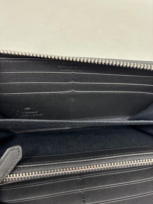 Vivienne Westwood（ヴィヴィアンウエストウッド）Vivienne Westwood (ヴィヴィアンウエストウッド) 長財布 ブラックの古着・服飾アイテム