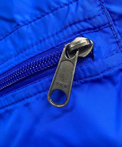 THE NORTH FACE（ザ ノース フェイス）THE NORTH FACE (ザ ノース フェイス) ダウンジャケット ブルー×レッド サイズ:Mの古着・服飾アイテム