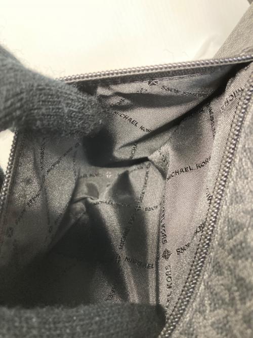 MICHAEL KORS（マイケルコース）MICHAEL KORS (マイケル・コース) ボディバッグ ブラックの古着・服飾アイテム