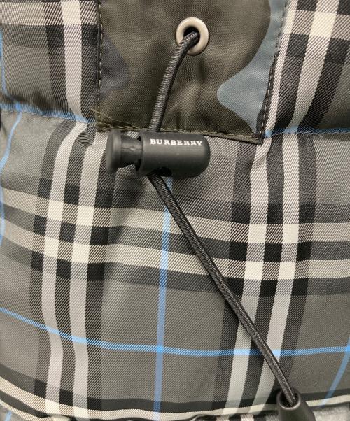 BURBERRY BLACK LABEL（バーバリーブラックレーベル）BURBERRY BLACK LABEL (バーバリーブラックレーベル) ダウンジャケット グレー×ブラック サイズ:Lの古着・服飾アイテム