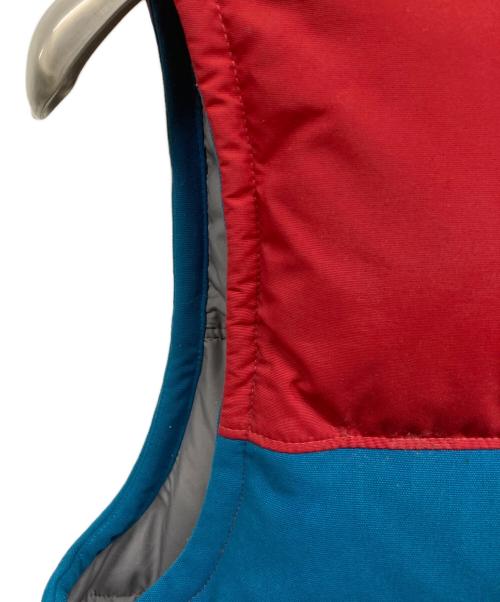 Patagonia（パタゴニア）Patagonia (パタゴニア) ダウンベスト レッド×ブルー サイズ:Mの古着・服飾アイテム