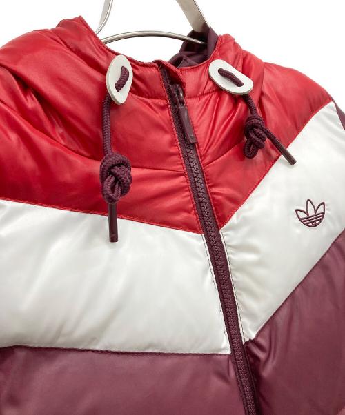 adidas Originals（アディダスオリジナル）adidas Originals (アディダスオリジナル) ダウンジャケット ボルドー×レッド×ホワイト サイズ:SIZE Mの古着・服飾アイテム