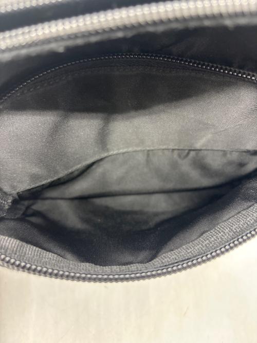 PRADA（プラダ）PRADA (プラダ) ショルダーバッグ ブラックの古着・服飾アイテム