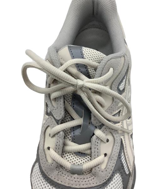 asics（アシックス）asics (アシックス) ローカットスニーカー ホワイト×グレー サイズ:	28.0cmの古着・服飾アイテム
