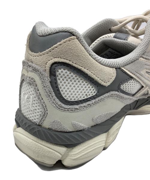 asics（アシックス）asics (アシックス) ローカットスニーカー ホワイト×グレー サイズ:	28.0cmの古着・服飾アイテム