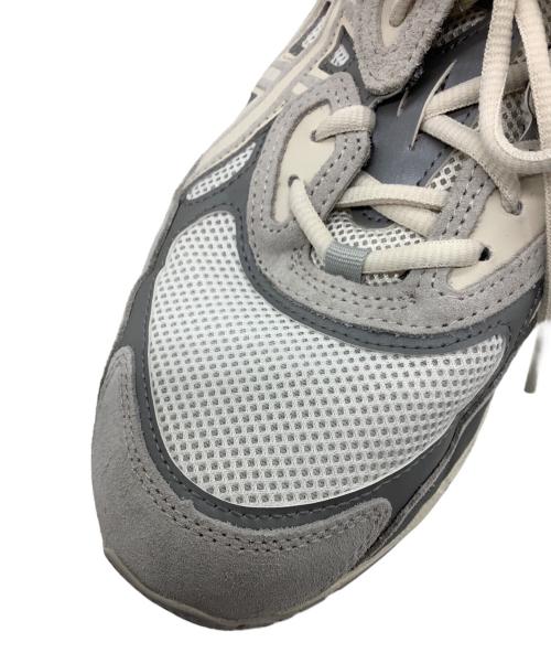 asics（アシックス）asics (アシックス) ローカットスニーカー ホワイト×グレー サイズ:	28.0cmの古着・服飾アイテム