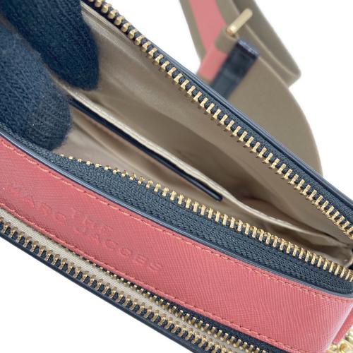 MARC JACOBS（マークジェイコブズ）MARC JACOBS (マークジェイコブズ) THE SNAPSHOT ピンクの古着・服飾アイテム