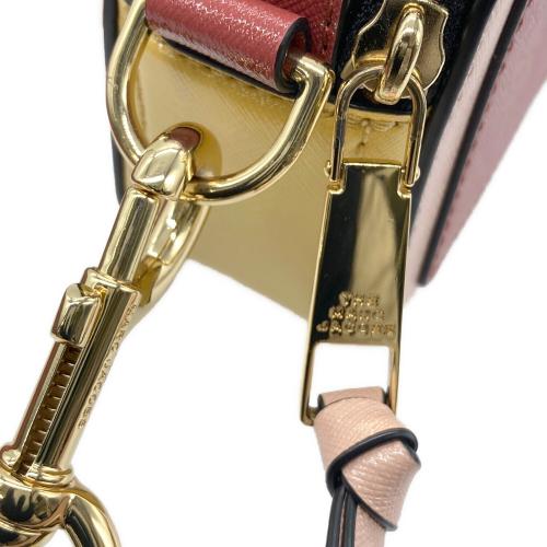 MARC JACOBS（マークジェイコブズ）MARC JACOBS (マークジェイコブズ) THE SNAPSHOT ピンクの古着・服飾アイテム