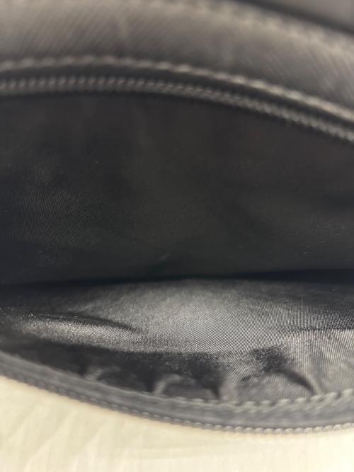 PRADA（プラダ）PRADA (プラダ) ナイロンショルダーバッグ ブラックの古着・服飾アイテム