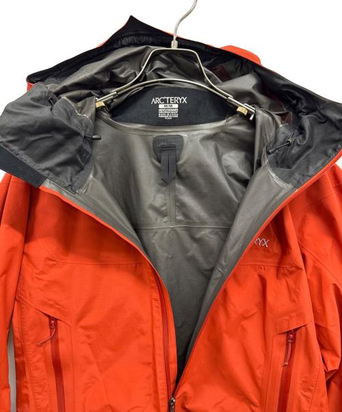 ARC'TERYX（アークテリクス）ARC'TERYX (アークテリクス) ジャケット レッド サイズ:SIZE Mの古着・服飾アイテム