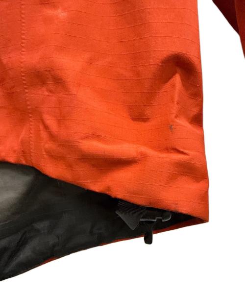 ARC'TERYX（アークテリクス）ARC'TERYX (アークテリクス) ジャケット レッド サイズ:SIZE Mの古着・服飾アイテム