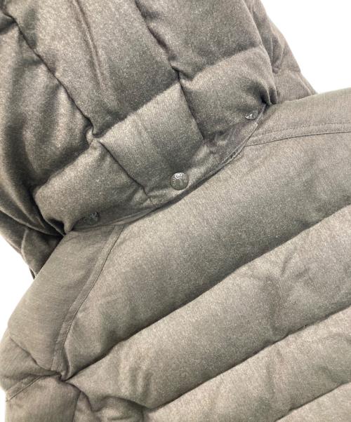 MONCLER（モンクレール）MONCLER (モンクレール) ダウンジャケット カーキの古着・服飾アイテム