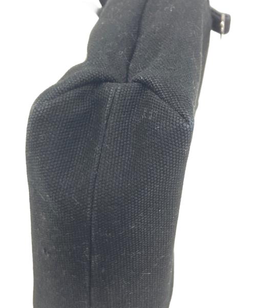 MM6 Maison Margiela（エムエムシックスメゾンマルジェラ）MM6 Maison Margiela (エムエムシックスメゾンマルジェラ) キャンバスショルダーバッグ ブラックの古着・服飾アイテム