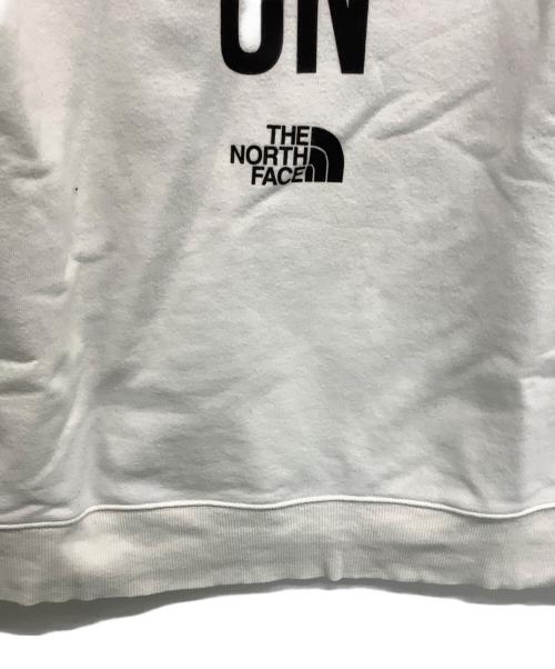 MOUNTAIN ATHLETICS（マウンテン アスレチックス）MOUNTAIN ATHLETICS (マウンテン アスレチックス) THE NORTH FACE (ザ ノース フェイス) プルオーバーパーカー ホワイト サイズ:Lの古着・服飾アイテム