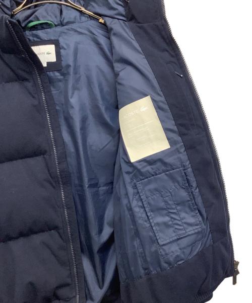 LACOSTE（ラコステ）LACOSTE (ラコステ) ダウンジャケット ネイビー サイズ:Ｍの古着・服飾アイテム