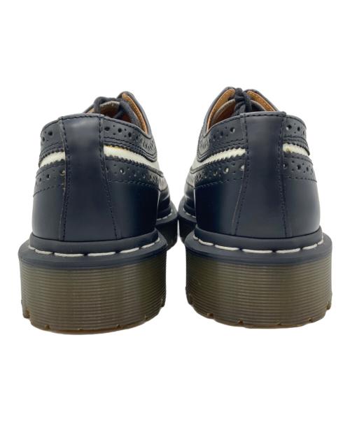 Dr.Martens（ドクターマーチン）Dr.Martens (ドクターマーチン) ブローグシューズ ホワイト×ブラック サイズ:UK 5の古着・服飾アイテム