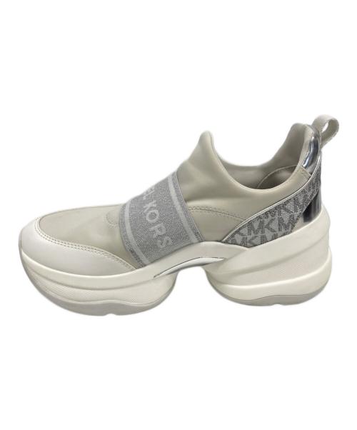 MICHAEL KORS（マイケル・コース）MICHAEL KORS (マイケル・コース) スリッポン ベージュ×ホワイト サイズ:SIZE 7.5の古着・服飾アイテム