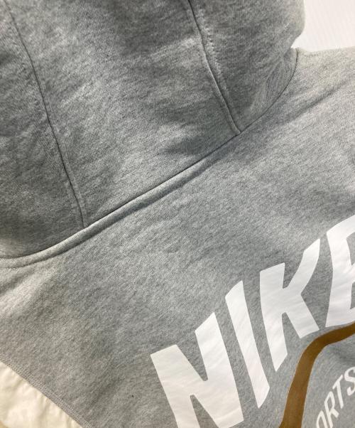 NIKE（ナイキ）NIKE (ナイキ) プルオーバーパーカー グレー×ホワイト サイズ:Mの古着・服飾アイテム