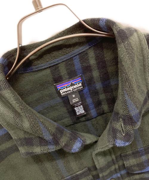 Patagonia（パタゴニア）Patagonia (パタゴニア) 長袖シャツ グリーン×ネイビー サイズ:SIZE Mの古着・服飾アイテム