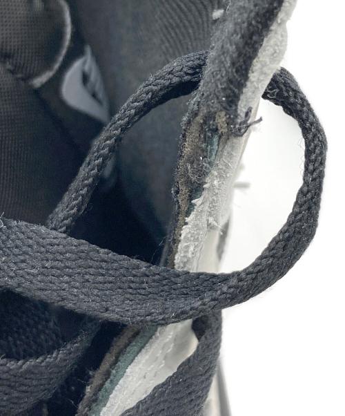 NIKE（ナイキ）NIKE (ナイキ) スニーカー ブラック×グレー サイズ:SIZE 27.5cmの古着・服飾アイテム