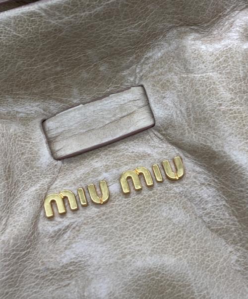 MIU MIU（ミュウミュウ）MIU MIU (ミュウミュウ) トートバッグ アイボリーの古着・服飾アイテム