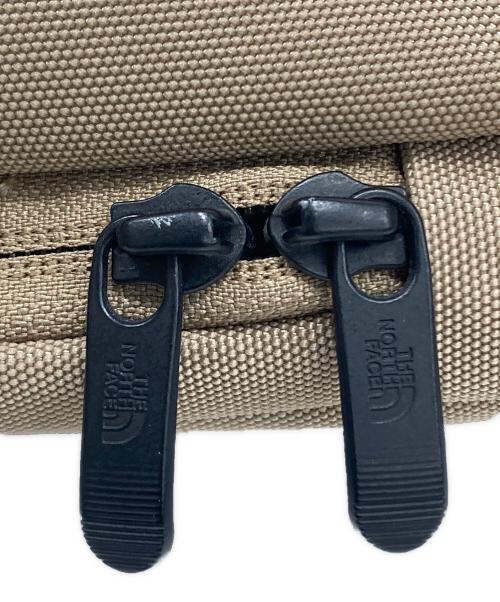THE NORTH FACE（ザ ノース フェイス）THE NORTH FACE (ザ ノース フェイス) ワンショルダーバッグ アイボリーの古着・服飾アイテム