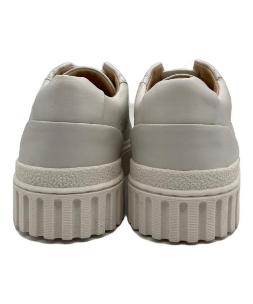 CLARKS（クラークス）CLARKS (クラークス) ローカットスニーカー ホワイト サイズ:SIZE 23.5cmの古着・服飾アイテム