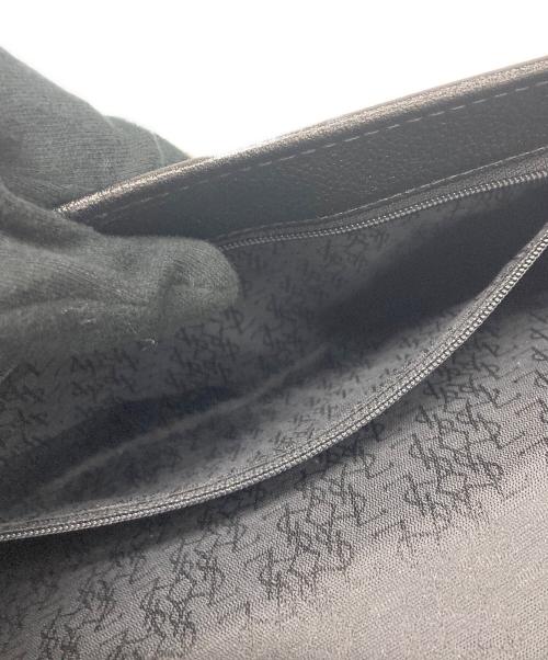 Yves Saint Laurent（イヴサンローラン）Yves Saint Laurent (イヴサンローラン) ショルダーバッグ ブラックの古着・服飾アイテム