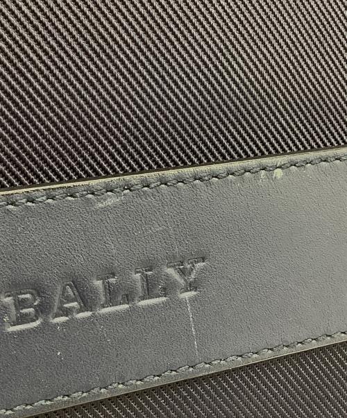 BALLY（バリー）BALLY (バリー) クラッチバッグ ネイビー×レッドの古着・服飾アイテム